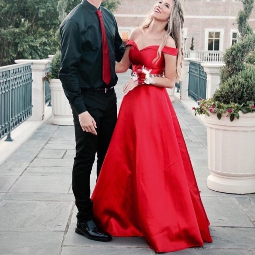 Red off the shoulder Prom Dress